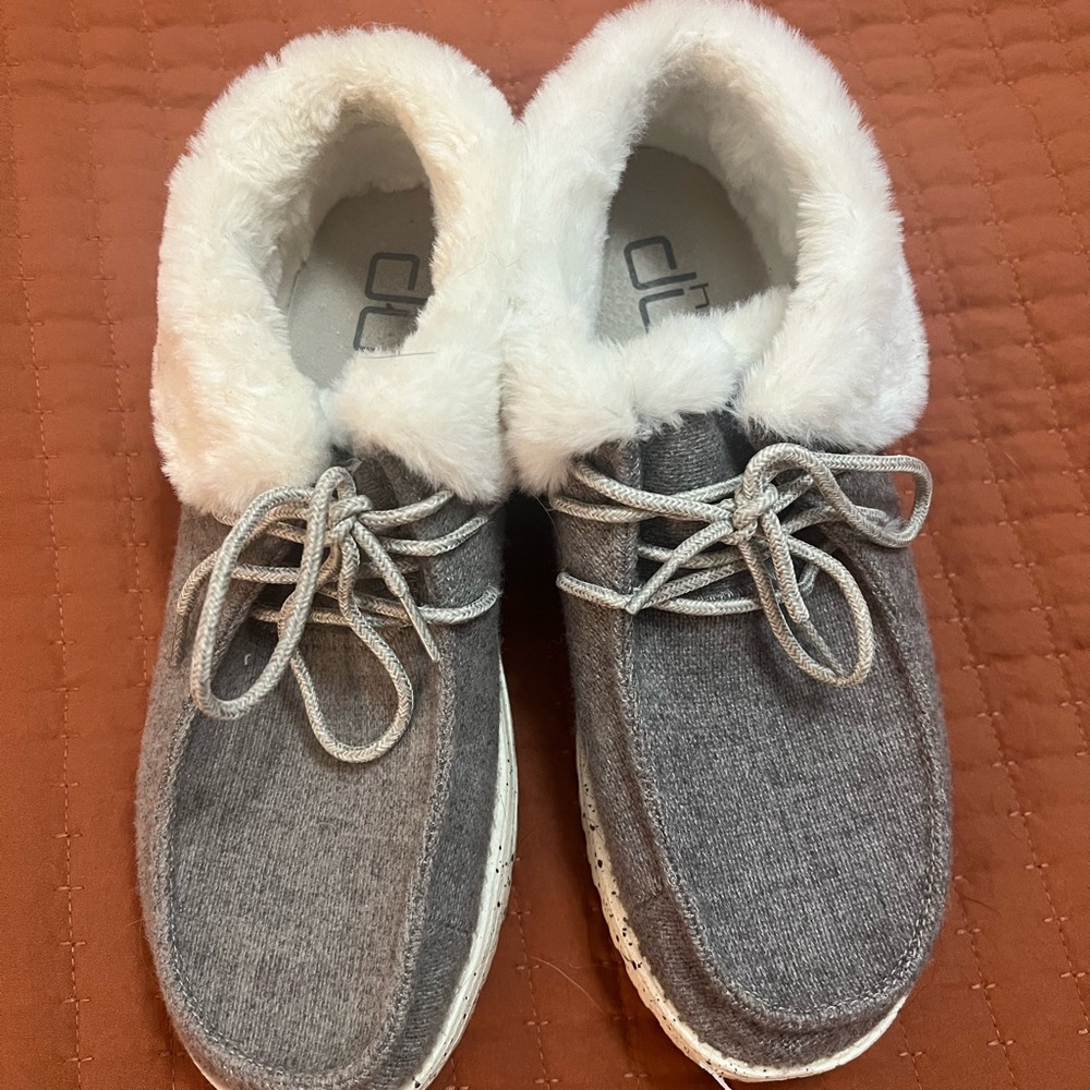 Women’s Fuzzy Heydudes
